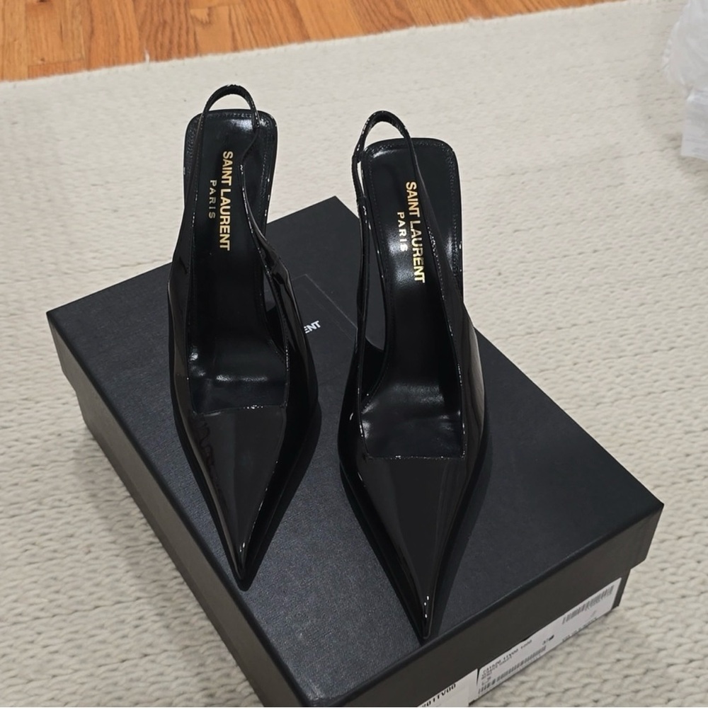 Saint Laurent Black Patent Leather Kiss 105 Pumps